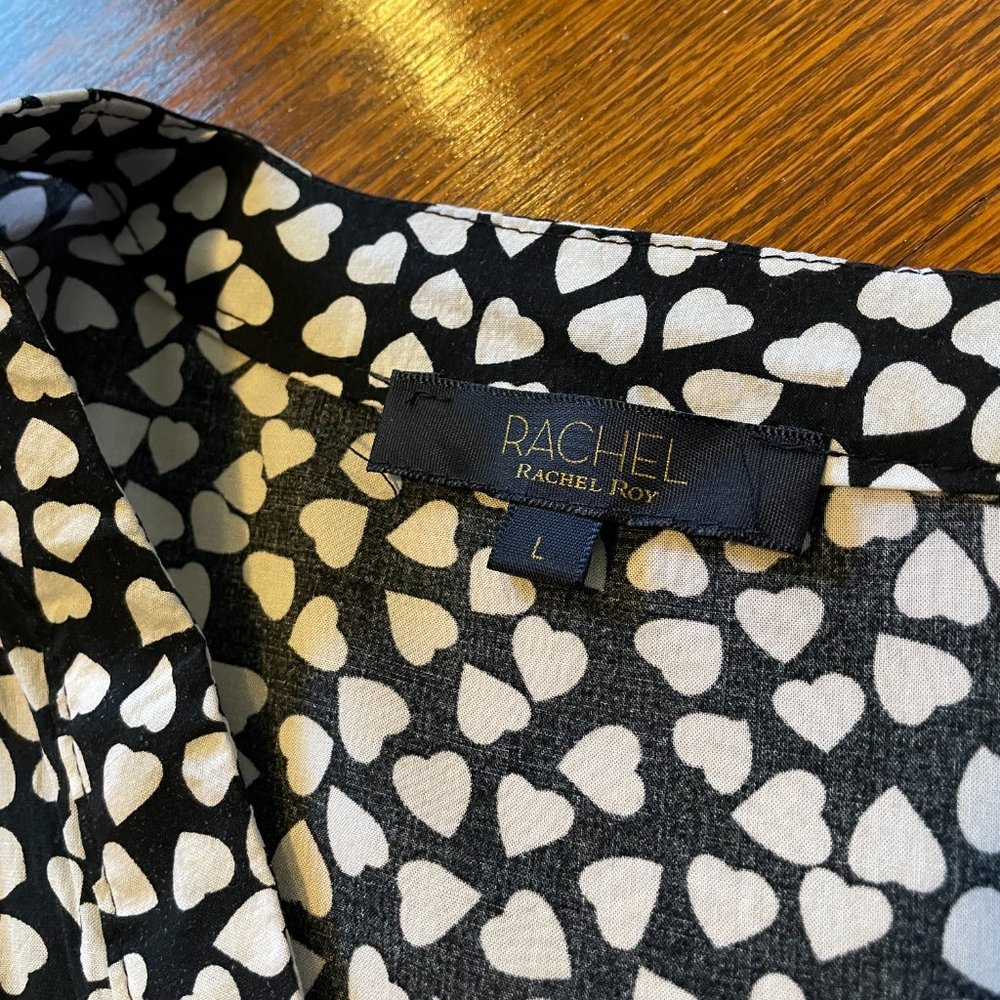 LAST CHANCE: Rachel Roy White/Black Hearts V-Neck Blouse - Size Large